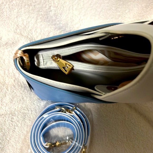 NWT blue and white leather mini Handbag. - Picture 3 of 6